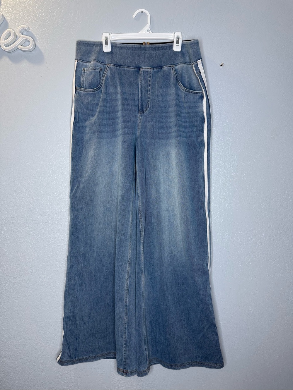 HALARA Flex High Waisted Stripe Wide Leg Jeans - Picture 2 of 7